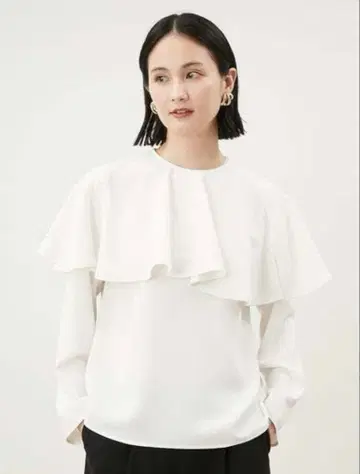 새상품급 미라 오웬 케이프 포함 블라우스 사이즈 0 아이보리