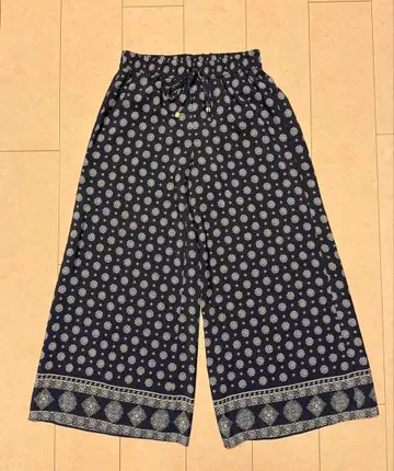 [새상품급] MICHAEL KORS 네이비 기하학 패턴 가우초 팬츠 XS