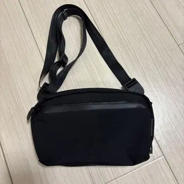 TOILETRY BAG 알파카 숄더 슬링