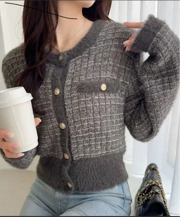 [ mily bilet ] 트위드 라이크 페더 절개 라메 니트 자켓