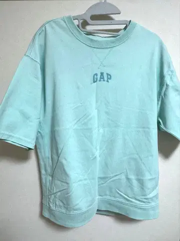 GAP T셔츠 에메랄드 그린