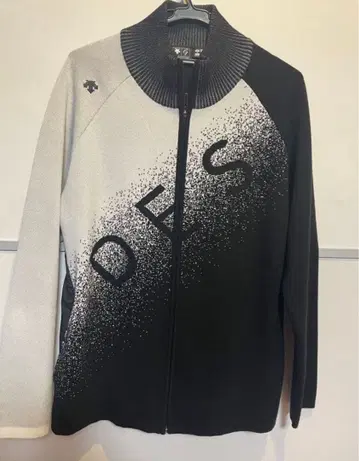 데상트 골프 폴라테크 알파 라이징 니트 자켓