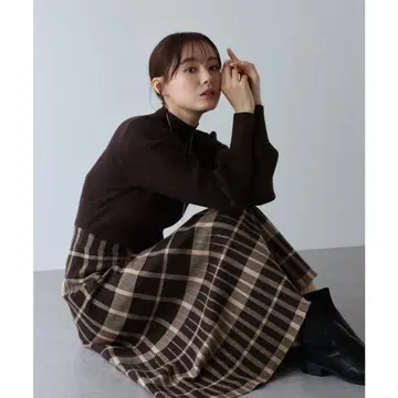 BLUEEAST 체크 자카드 니트 원피스 브라운