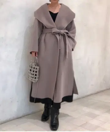 와이드 숄카라 리버 코트 프레이 아이디