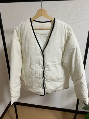 e/rm 패딩 자켓 화이트