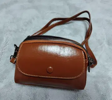 숄더백 유행하는 한국 스타일