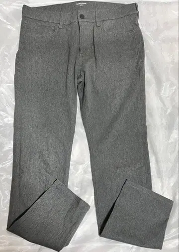 새상품급! GLOBAL WORK 모션 테크 스키니 그레이 사이즈 M