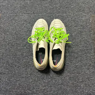 축구화 스파이크 화이트/그린