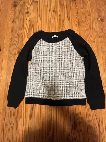 체크 무늬 래글런 슬리브 니트