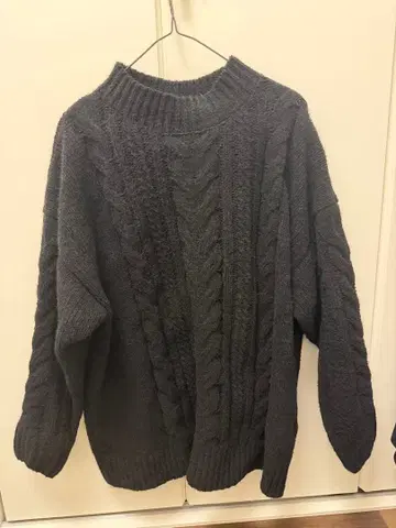 AZUL 니트 스웨터