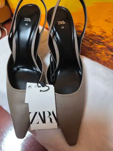ZARA 베이지 슬링백 하이힐 36
