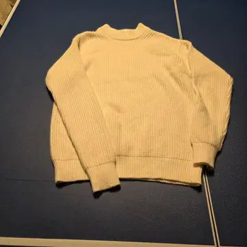 두꺼운 원단 리브 니트 스웨터 화이트