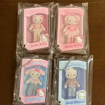 헬로키티 & 디어 다니엘 키링 세트