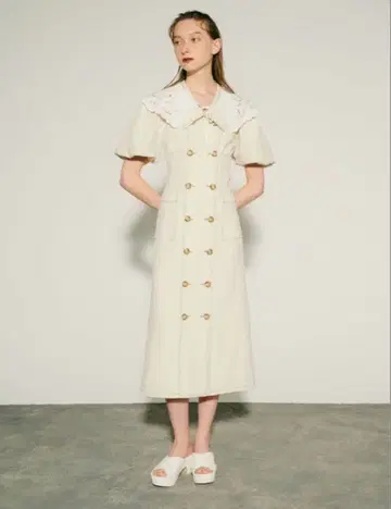 릴리 브라운 볼륨 슬리브 원피스