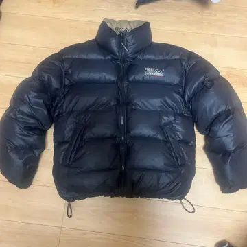FIRST DOWN 블랙 리버서블 다운 자켓