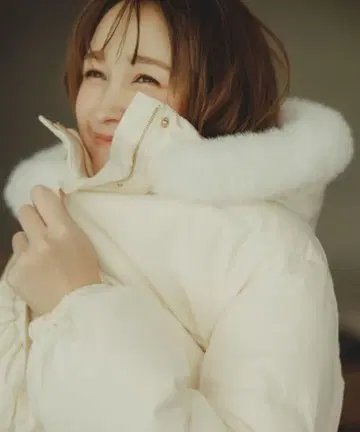 31 sons de mode 후드 퍼 부착 숏 다운 아이보리