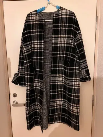 울 혼방 블랙 화이트 체크 롱 코트