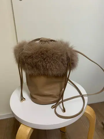 allureville 가죽 퍼 숄더백