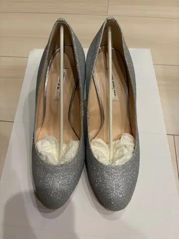 SEVEN TWELVE THIRTY 하이힐 22.5