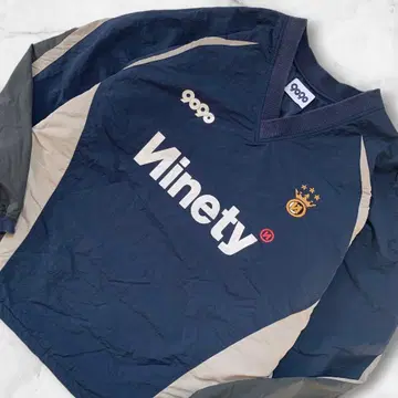 9090 Tech Nylon Pullover