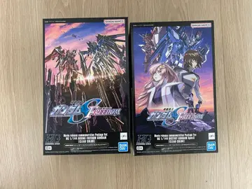 seed 영화 프라모델 2개