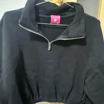 블랙 하프 지퍼 풀오버