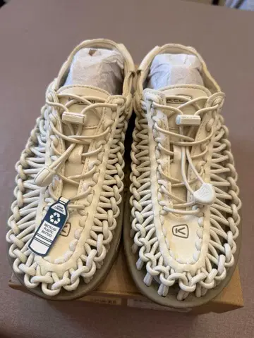KEEN 킨 스니커즈 샌들 유니크 화이트 24.5 새상품