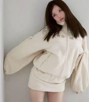 Mary logo fleece jacket skirt setup