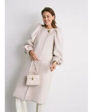 새상품 CELFORD 메탈 버튼 퍼프 슬리브 코트