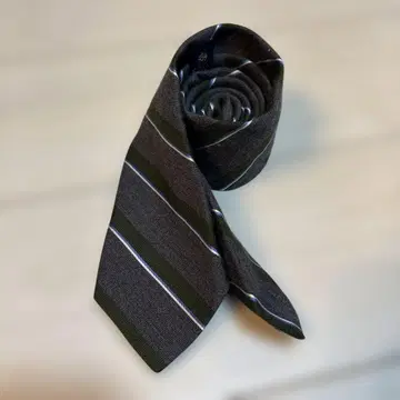 브룩스브라더스 울지 스트라이프 패턴 넥타이