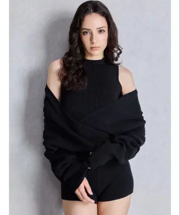 제이다 암 개더 레이어드 니트 올인원 블랙