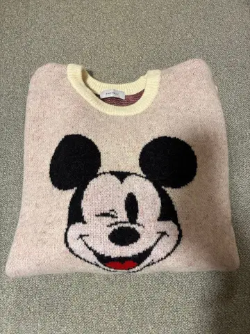 미키마우스 긴팔 스웨터 (거의 미사용)