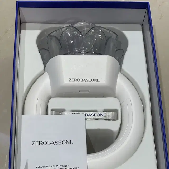 제로베이스원 응원봉 로즈링