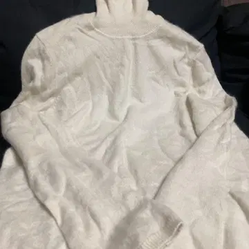 캐시미어 100% 유니클로 화이트 터틀넥 스웨터 XL