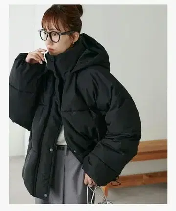 후드 부착 블랙 다운 자켓