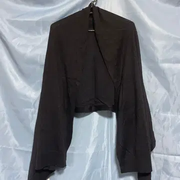 [ 미사용품 ] 블랙 가디건 소매 통과 있음 Baci due