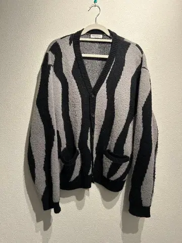제브라 니트 가디건