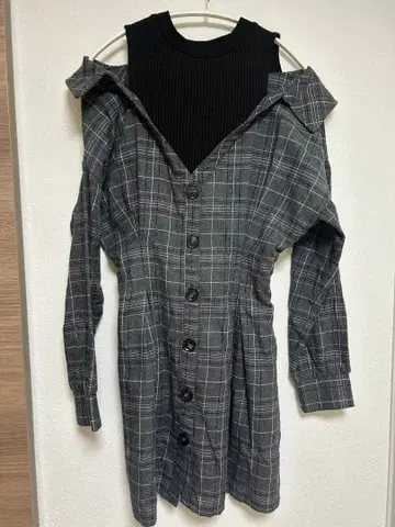CECIL McBEE 오프숄더 그레이 계열 체크 셔츠 원피스