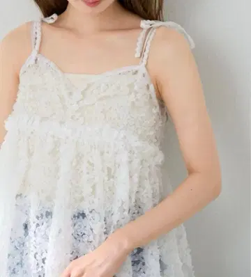 kastane 웨이브 자수 튤 튜닉