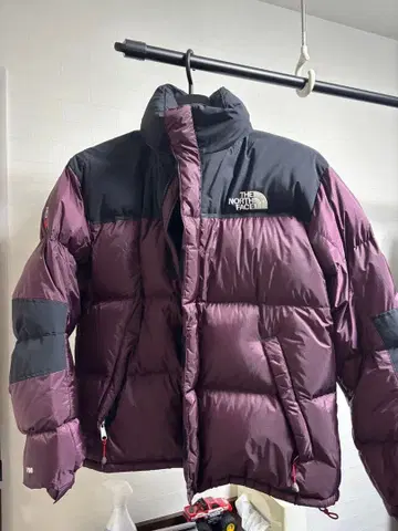THE NORTH FACE 다운 자켓 바르톨로 와인 레드
