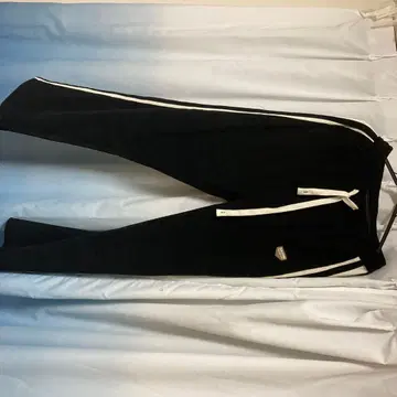 블랙 조거 팬츠 화이트 스트라이프