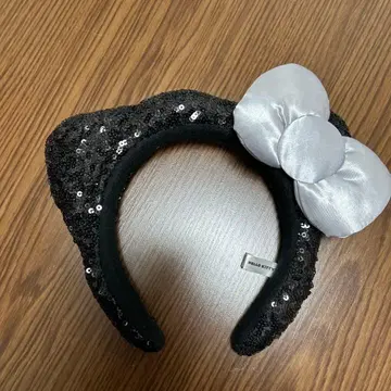 [ 새상품급 ] USJ 헬로키티 스팽글 머리띠 유니버셜