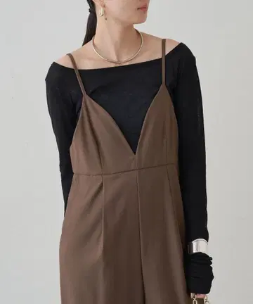 LOUNGEDRESS 라운드 시어 티셔츠 블랙