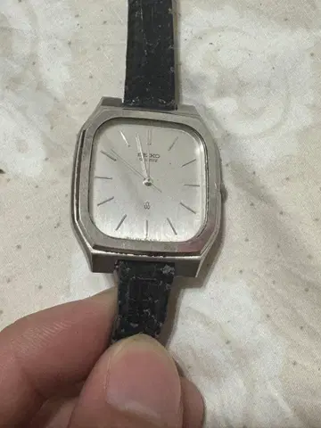 세이코 쿼츠 엠블럼 5931-5190