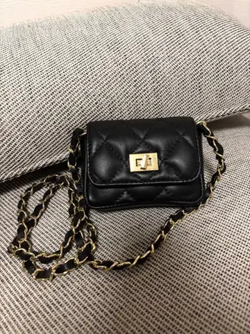 블랙 퀼팅 숄더백