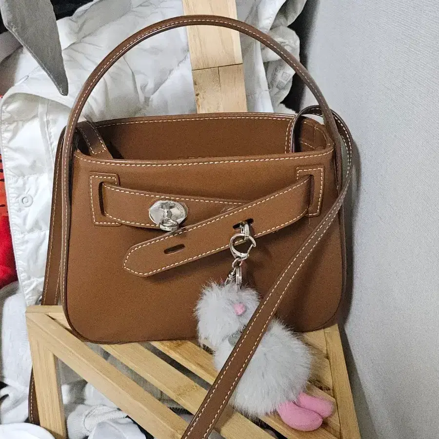 THE OFTN. Tilt Bag Teddy Brown S on Bunjang Global Site.