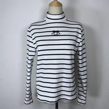 새상품급 CHIP CLIP 하이넥 스웨터 화이트 블랙 스트라이프 L