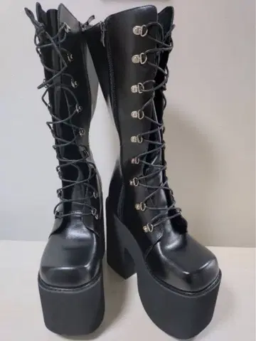 블랙 레이스업 롱 부츠