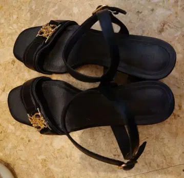 RANDA 모노그램 스트랩 샌들 M 사이즈