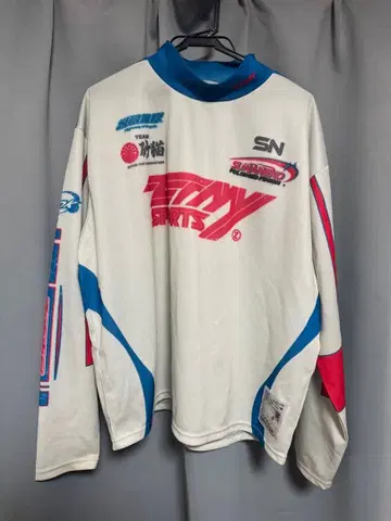 계속 한밤중이면 좋을 텐데. 하이넥 롱 T셔츠 (Cream) L